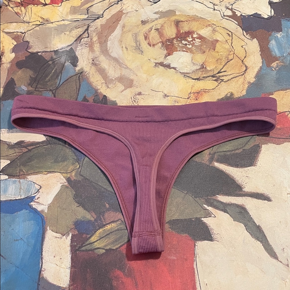 Thong - Picture 3 of 3